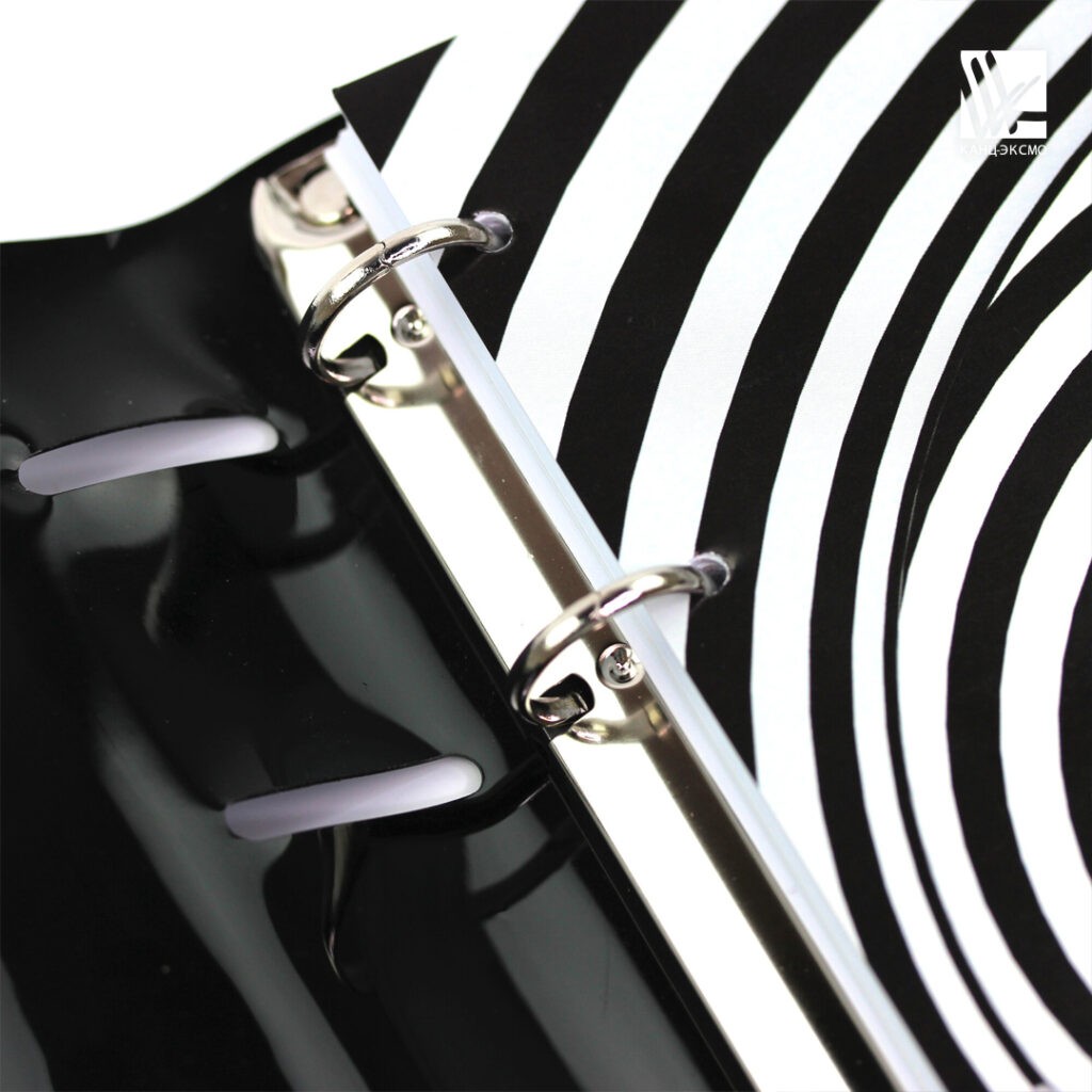 Тетради на кольцах Listoff «Illusion» изменят ваше отношение к действительности.